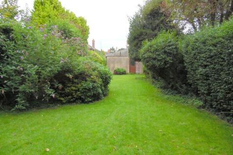 REAR MAIN GARDEN