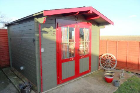 SUMMERHOUSE