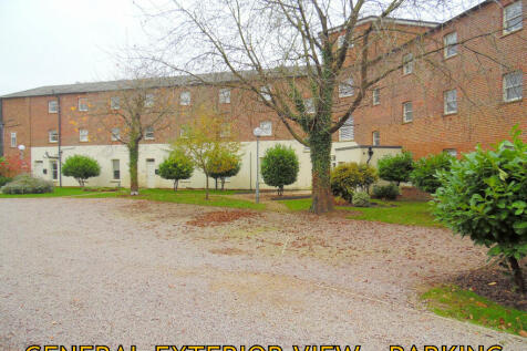 COMMUNAL GROUNDS
