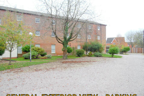 COMMUNAL GROUNDS