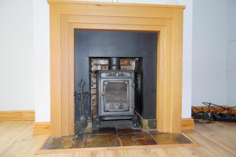 LOUNGE FIREPLACE