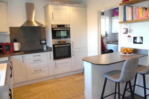 KITCHEN/BREAKFAST RM