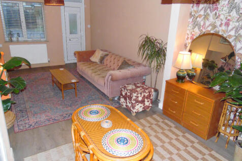 LOUNGE/DINER