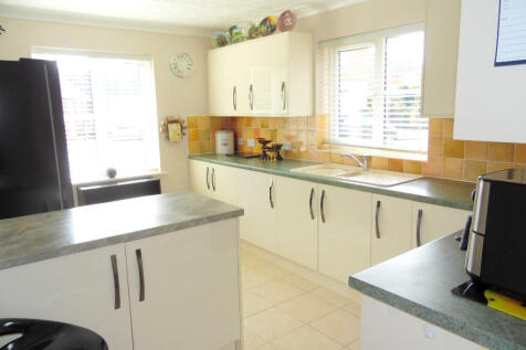 KITCHEN/BREAKFAST RM