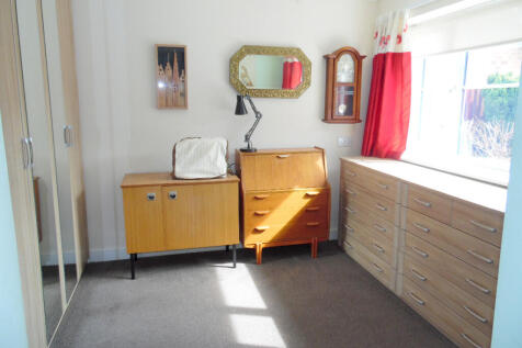 DRESSING ROOM