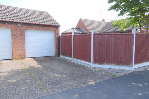 GARAGE &amp; DRIVEWAY