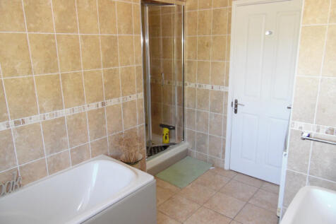 BATH/SHOWER ROOM