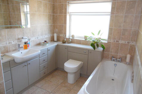 BATH/SHOWER ROOM