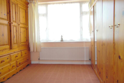 DRESSING ROOM