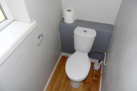DOWNSTAIRS CLOAKROOM