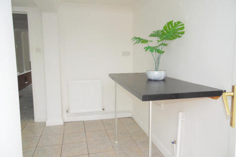 KITCHEN/BREAKFAST RM
