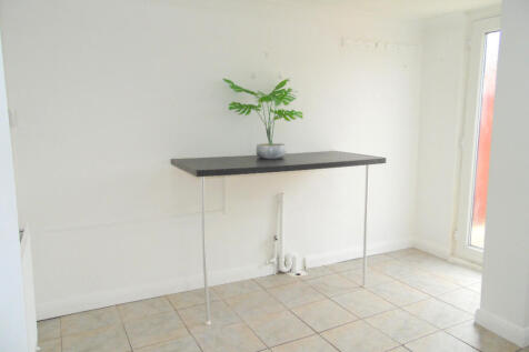 KITCHEN/BREAKFAST RM