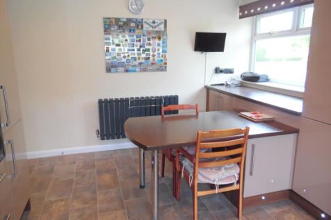 KITCHEN/BREAKFAST RM