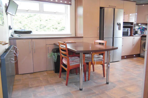 KITCHEN/BREAKFAST RM