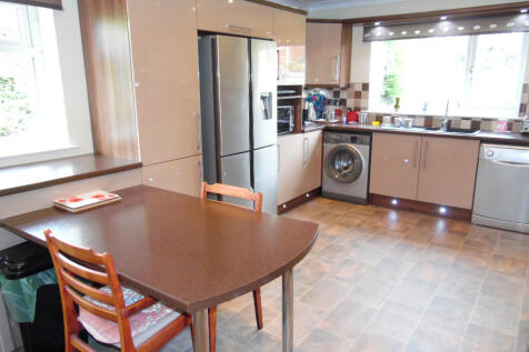 KITCHEN/BREAKFAST RM