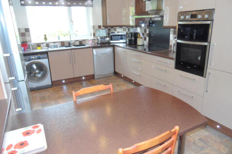 KITCHEN/BREAKFAST RM