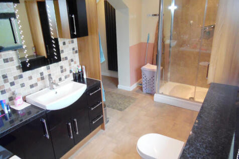 BATH/SHOWER ROOM