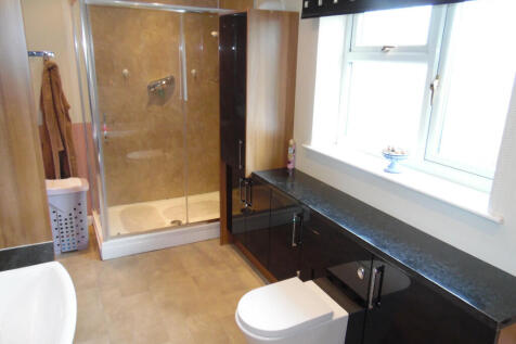 BATH/SHOWER ROOM