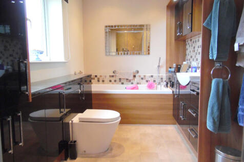 BATH/SHOWER ROOM
