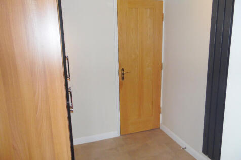 BATH/SHOWER ROOM