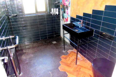 WETROOM/SHOWER ROOM