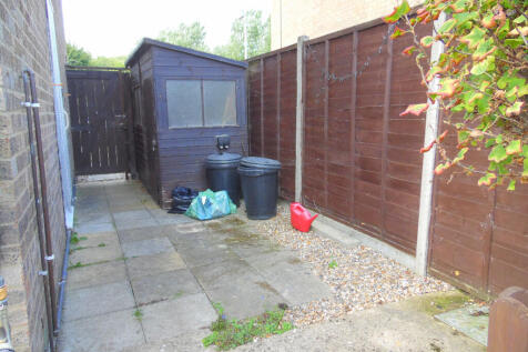 SIDE PATIO