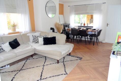 LOUNGE/DINER