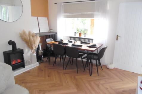 LOUNGE/DINER
