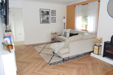 LOUNGE/DINER