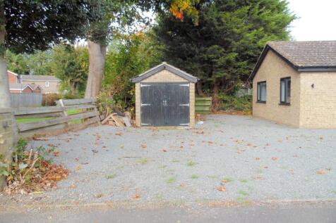 GARAGE & DRIVEWAY