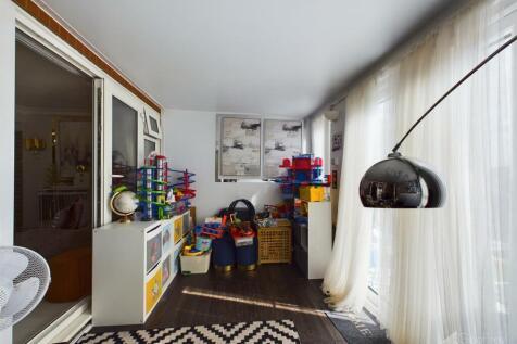 CAM02365G0-PR0187-STILL026.jpg