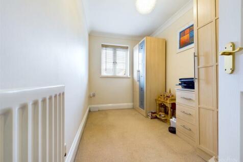 CAM02365G0-PR0105-STILL026.jpg