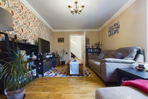 CAM02365G0-PR0228-STILL017.jpg
