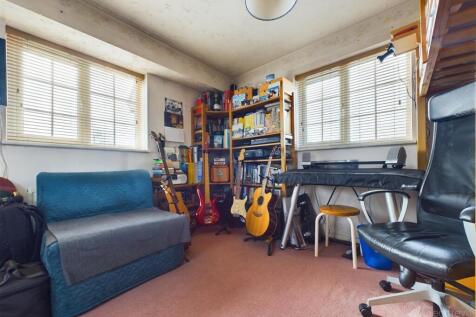 CAM02365G0-PR0241-STILL015.jpg