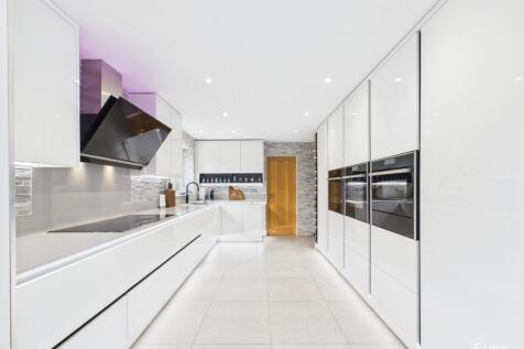 Kitchen - alternative view