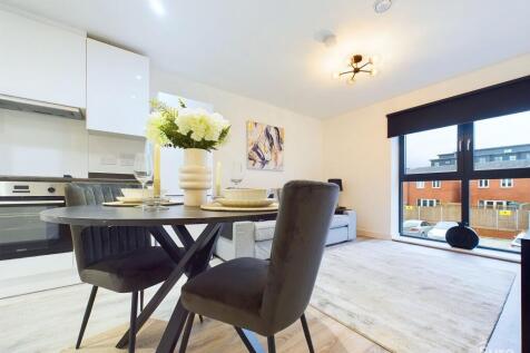 Kitchen/ Diner/ Lounge