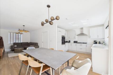 Lounge and Dining Area