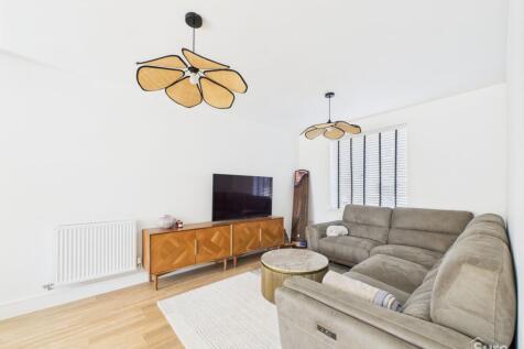Lounge and Dining Area