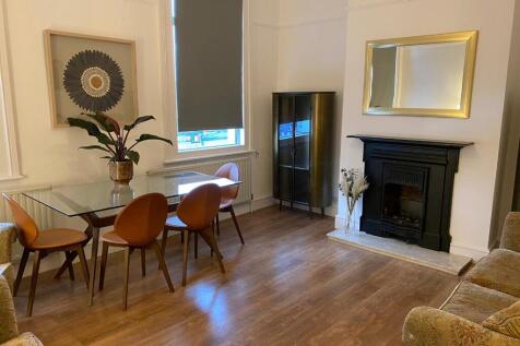 Living/DiniLing Room