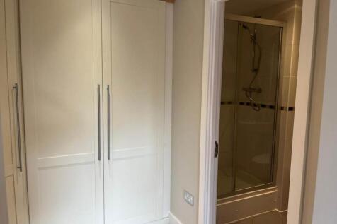 Dressing Room 2 thro