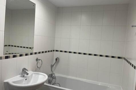 main bathroom 1