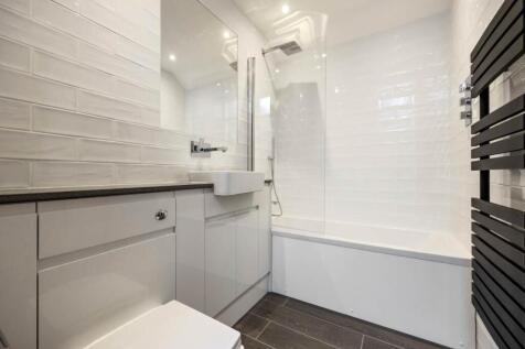Bathroom 1a
