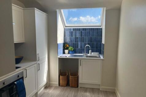 Kitchen 4 