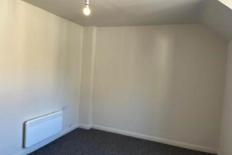 Large bedroom 2 