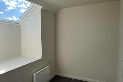 small bedroom 2 