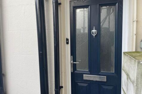 Flat door exterior O