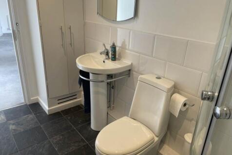 Ensuite_bathroom_pic