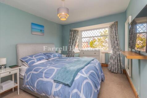 Bedroom 1 image 2