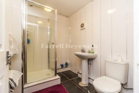 Shower room 2