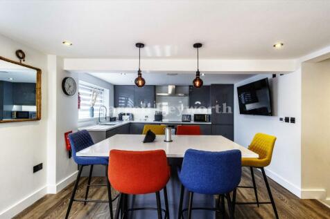 Kitchen dining room 